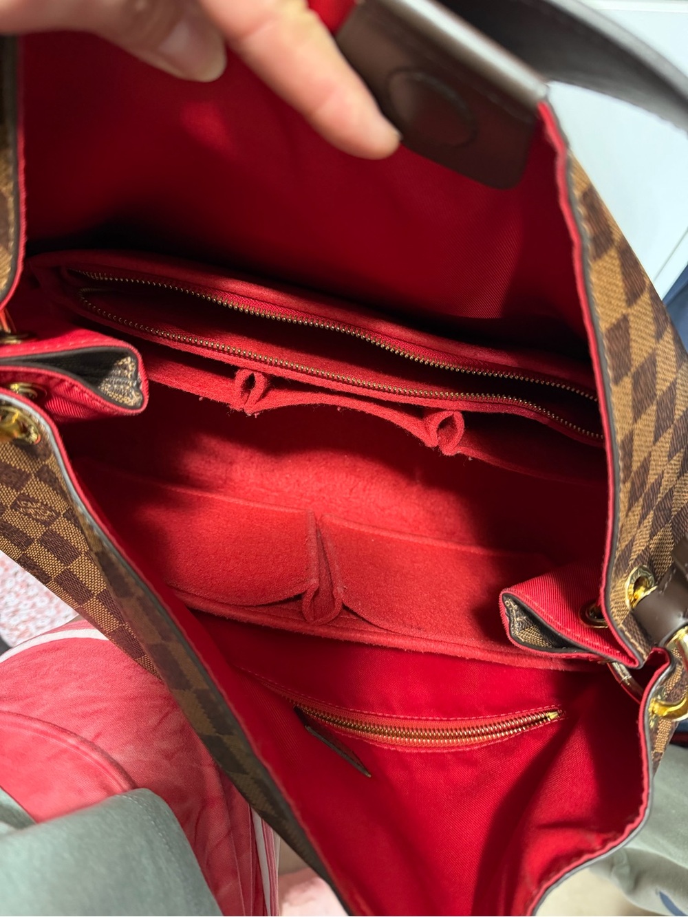 Large Louis Vuitton Brown Damier Ebene Canvas tote with Red Lining. - Picture 12 of 15